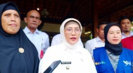 PJ Bupati bersama Nur Kholifah