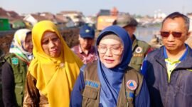 PJ Bupati saat memantau penganan sungai Kaliasem Dam Gambiran