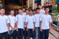 Koordinator Filed Trip SMP Negeri Lumajang saat foto bersama