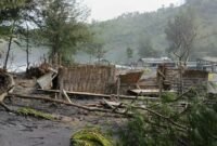 Kondisi sejumlah warung di Pantai Dampar 