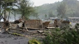 Kondisi sejumlah warung di Pantai Dampar 