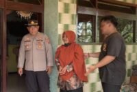 Kapolsek Kedungjajang saat mendatangi rumah korban