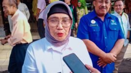 Pj. Bupati saat ditemui media di Desa Condro