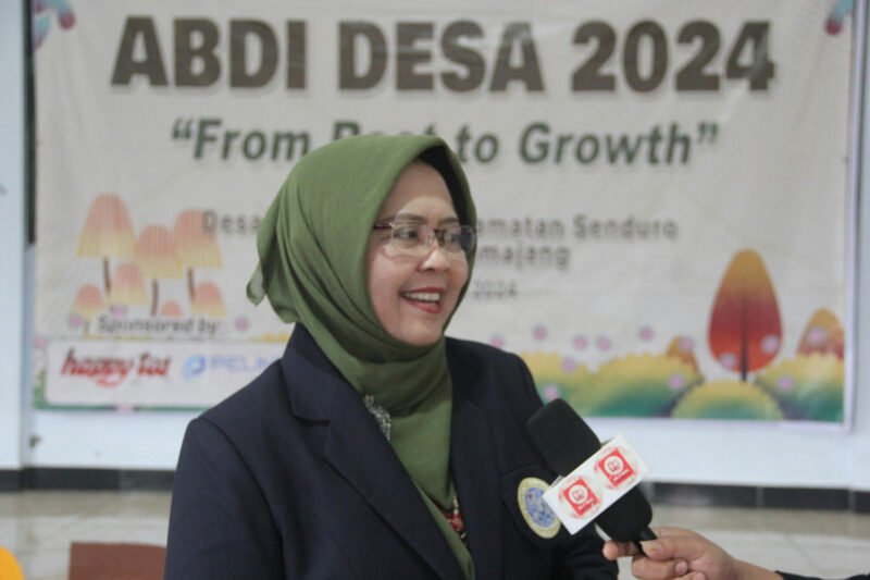 Dekan FEB UNAIR Prof. dr.  Dian Agustina, SE., M.Si., AK., CMA., CA saat ditemui Satudetik.id