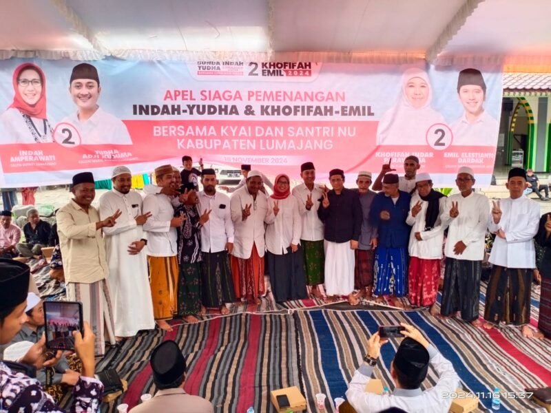 para kyai NU saat foto bersama calon Bupati dan Wakil Bupati 02