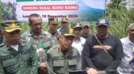 ADM Perhutani saat memberikan keterangan kepada media