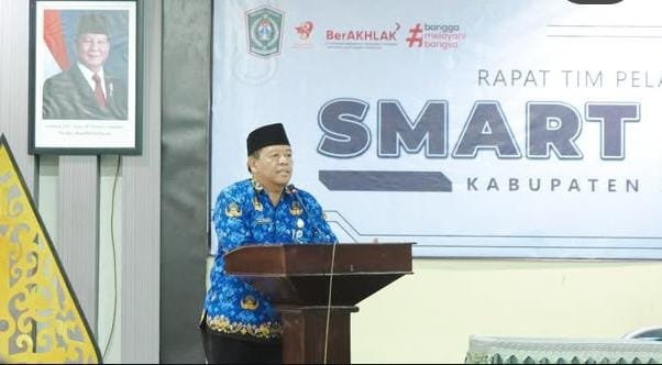 Asisten Administrasi drs. Agus Widarto,M.Si  