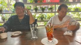 Ketua APRI Lumajang Almasudi sebelah kanan