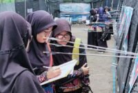 juri saat memberikan nilai