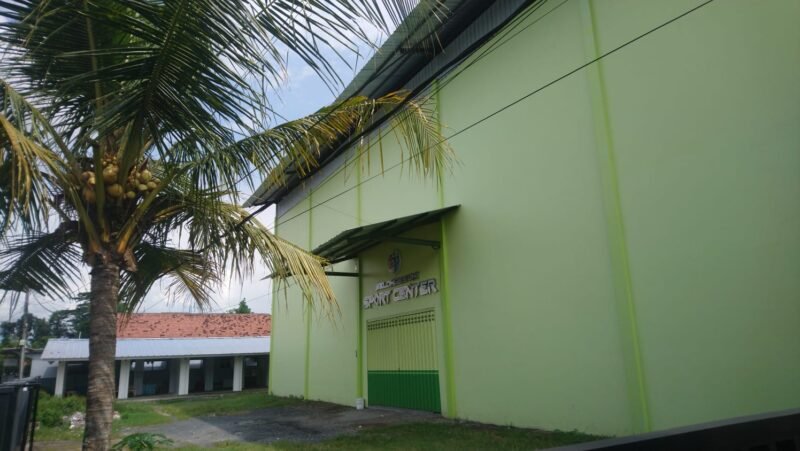 Gedung Sport Center yang diduga bermasalah