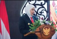 Gubernur Jatim Khofifah Indar Parawangsa saat memberikan sambutan diacara Sertijab Bupati dan Wakil Bupati Lumajang