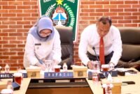 Bupati Lumajang saat menandatangani perjanjian kerja sama bantuan hukum