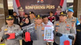 Kapolres Lumajang AKBP Alex Sandy Siregar saat memimpin press release tangkap maling sap