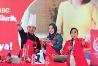 Ketua PKK Lumajang Dewi Natalia Yudha Aji Kusuma