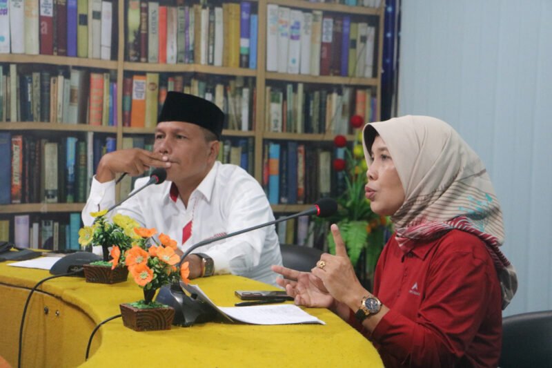 Anggota Komisi B DPRD Lumajang bersama Kadis Pariwisata 