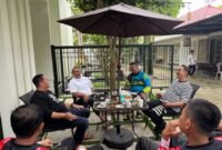 Kapolres Lumajang saat silaturahmi di rumah wakil Bupati 