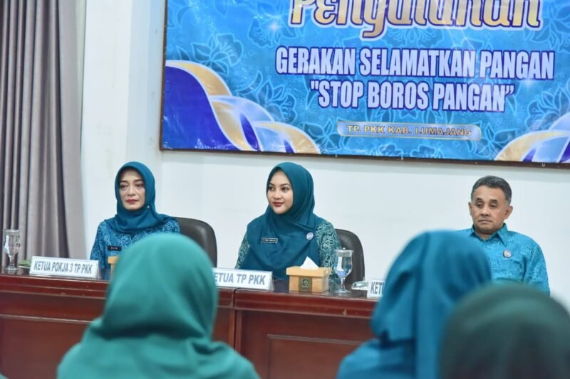 Ketua Tim Penggerak PKK Lumajang Dewi Natalia Yudha Aji Kusuma