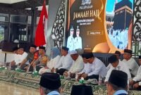 Bupati Lumajang saat memberikan sambutan pelepasan calon jamaah haji