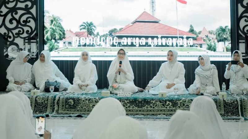 Bupati Lumajang saat saat memberikan sambutan di majelis taklim