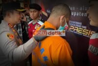 Kapolres Lumajang press releaase kasus pembacokan