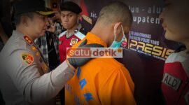 Kapolres Lumajang press releaase kasus pembacokan