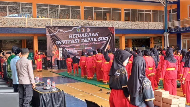 Upacara pembukaan kejuaraan invitasi Tapak Suci