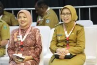 Bupati Lumajang Ir. Hj. Indah Amperawati, M.Si saat mengikuti sarasehan