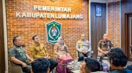 Bupati Lumajang saat menyampaikan soal kenaikan PAD wisata