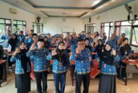 foto bersama usai rakor persiapan Adiwiyata 2025