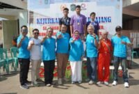 Bupati Lumajang saat foto bersama atlet 