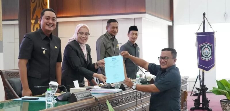 ketua DPRD Lumajang Oktafiyani, SH., MH