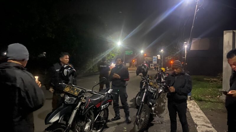 Timsus Polres Lumajang saat melakukan patroli 