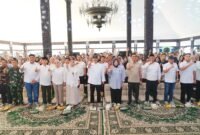 Bupati Lumajang bersama Mensos saat program pelatihan pengolahan pelepah pisang 