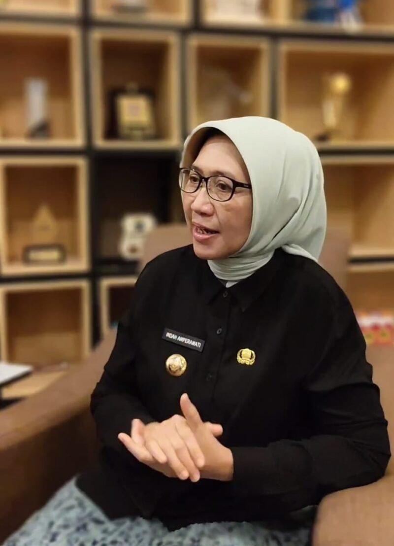 Bupati Lumajang Indah Amperawati