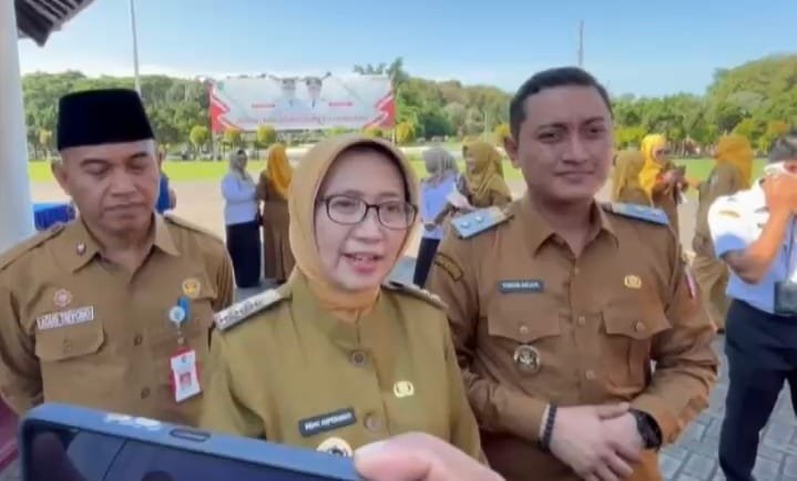 Bupati Lumajang Ir. Hj. Indah Amperawati, M.Si saat bersama wakil Bupati dan Sekda