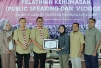 Wakil Bupati Lumajang saat membuka pelatihan Public Speaking dan Vlog 