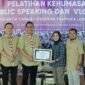 Wakil Bupati Lumajang saat membuka pelatihan Public Speaking dan Vlog 