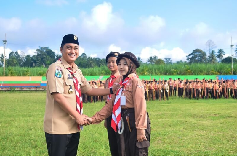 wakil Bupati Lumajang Yudha Adji Kusumah saat  saat membuka Jambore Kwarran Pasrujambe ke - 10