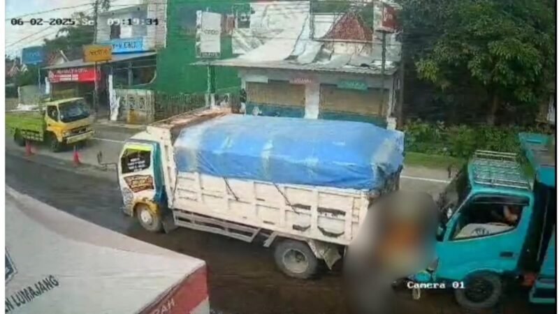 Kondisi kedua korban usai diseruduk truck pasir