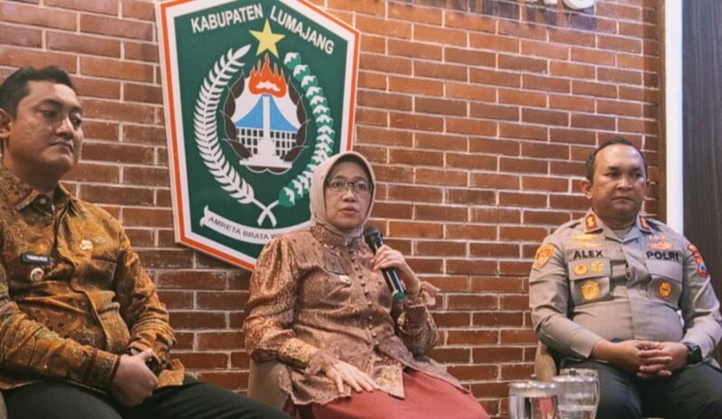 Bupati Lumajang Ir. Hj. Indah Amperawati, M.Si