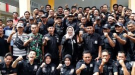 Bupati Lumajang saat foto bersama peserta Pamter Terate