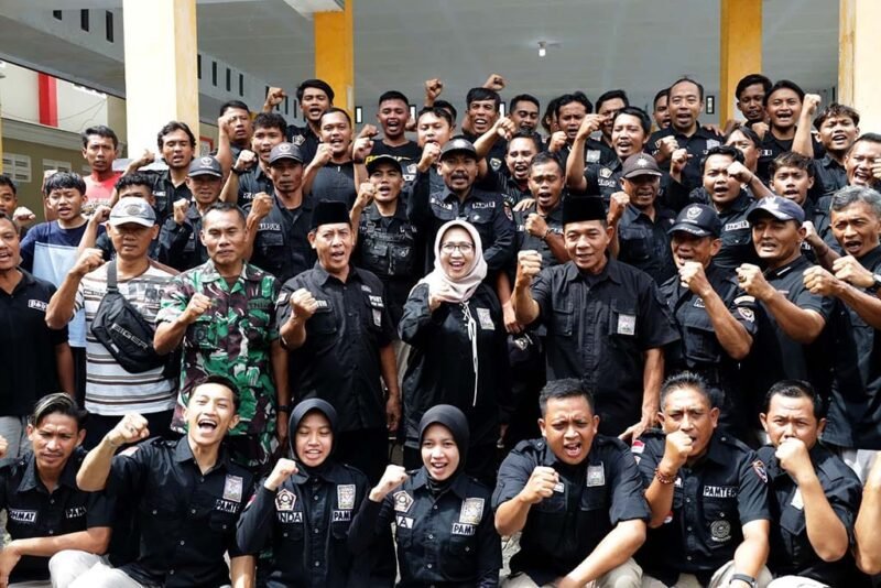 Bupati Lumajang saat foto bersama peserta Pamter Terate