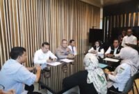 Bupati bersama Wakil Bupati Lumajang didampingi Kapolres ketika sidak dugaan penahanan ijazah mantan karyawan