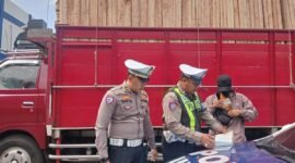 Polisi tindak tegas truck oleng 