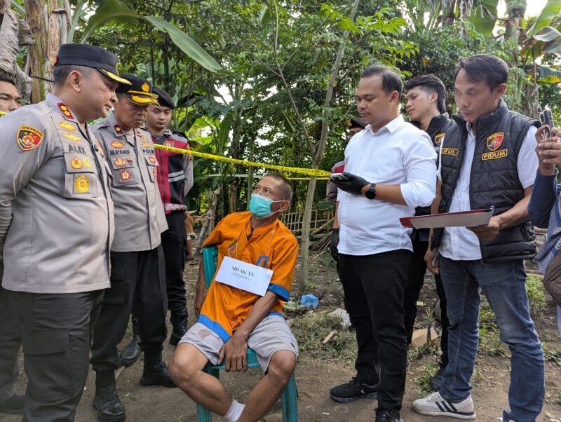 Kapolres Lumajang saat press release ungkap maling sapi