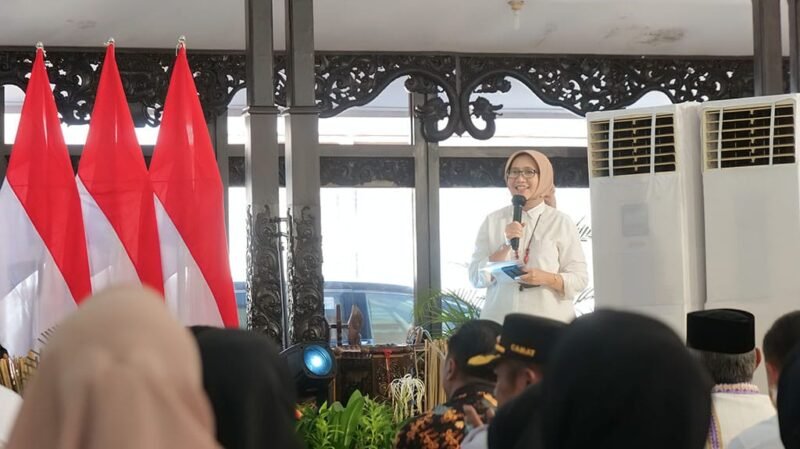 Bupati Lumajang Ir. Hj. Indah Amperawati, M.Si