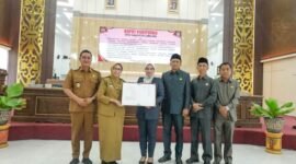 Bupati Lumajang bersama pimpinan DPRD 