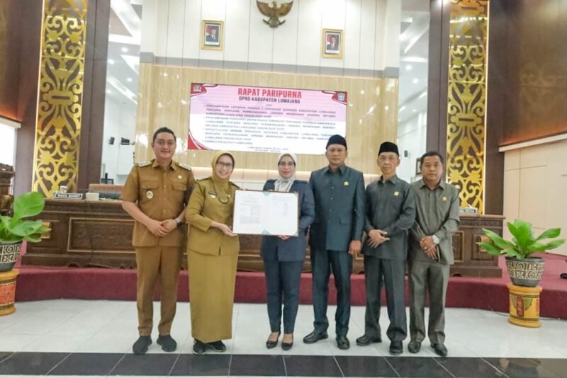 Bupati Lumajang bersama pimpinan DPRD 