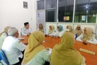 Kadis Kominfo Lumajang saat memimpin rapat koordinasi digitalisasi administrasi