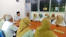 Kadis Kominfo Lumajang saat memimpin rapat koordinasi digitalisasi administrasi